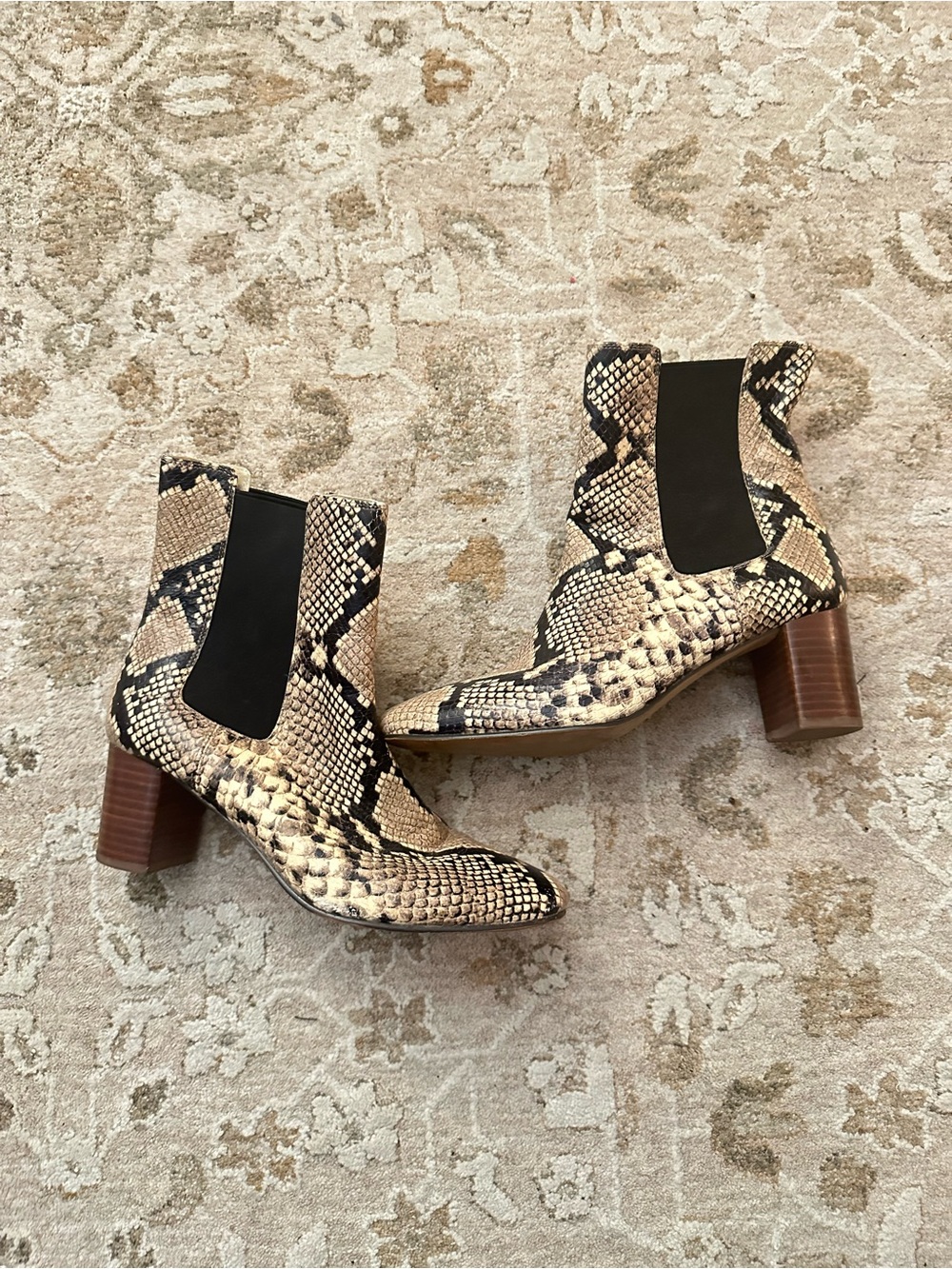 J. Crew Willa Snake-Print Chelsea Leather Ankle Boots in Black Beige sz 9 / 39.5 - Picture 5 of 7